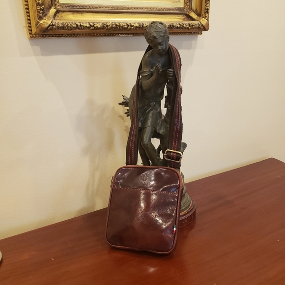 NEW! ITALIAN LEATHER BAG - AUTHENTIC (w/ Adjustable Strap) - Picture 5 of 10